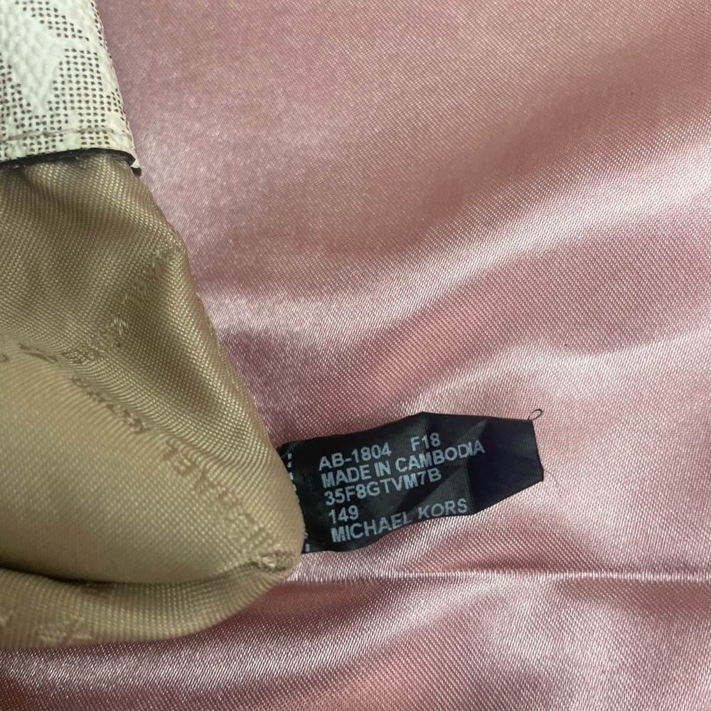 Authentic Michael Kors Purse #047NC Jet Set Travel Large Logo Messenger Bag. - Picture 12 of 13